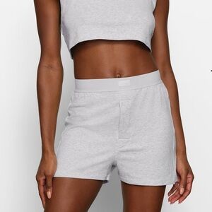 SKIMS NWT LOOSE BOXER SHORT Gray Medium